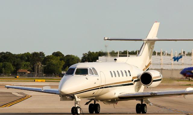 Hawker 700A